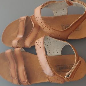 Propet leather sandals Size 9 NEW